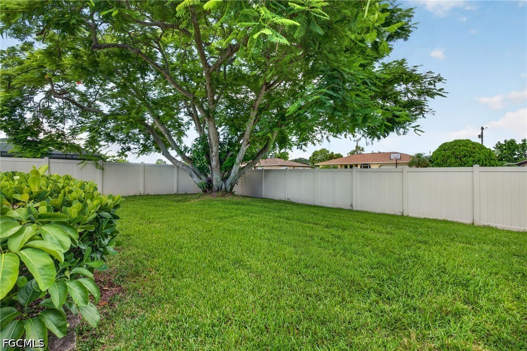 3 Bed Pool Home for Sale in Cape Coral, photo 33