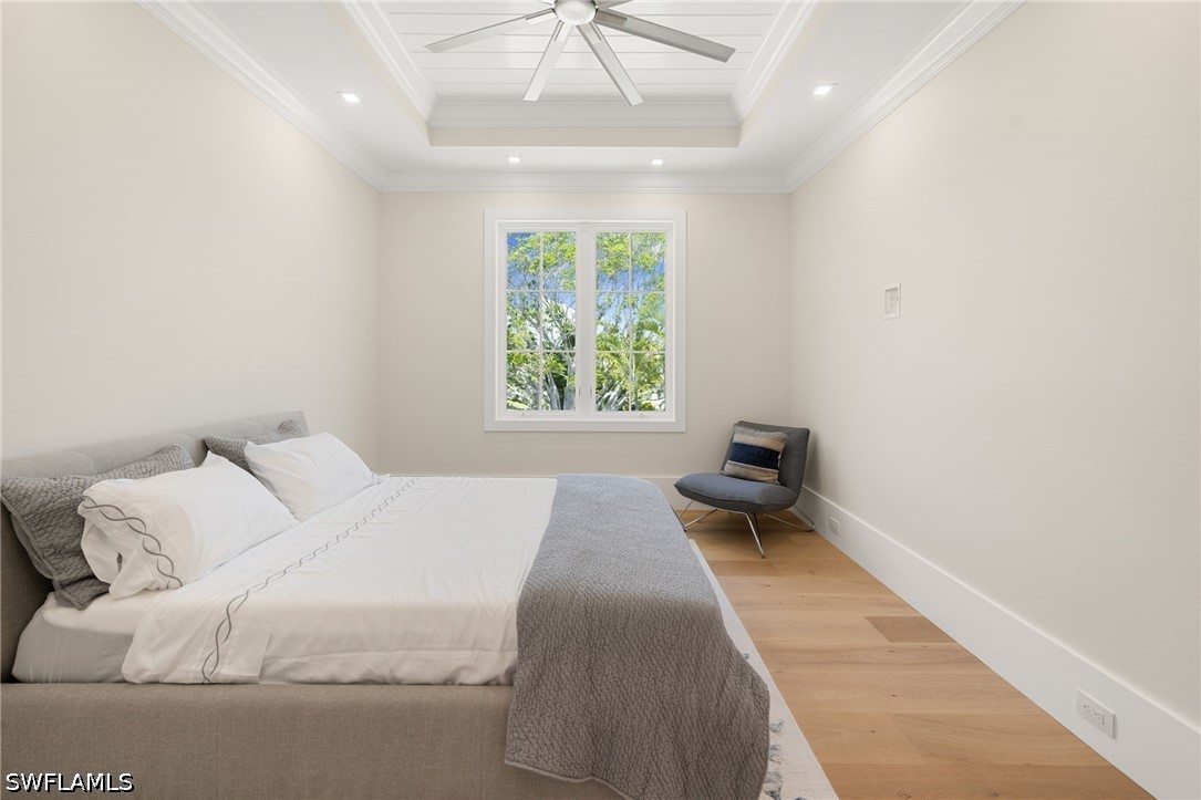 5 Bed Pool Home for Sale in Moorings, photo 33