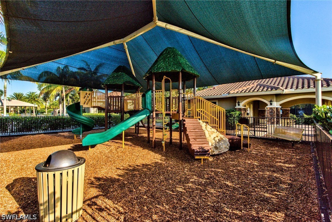 3 Bed SingleFamilyResidence for Sale in Naples, photo 33