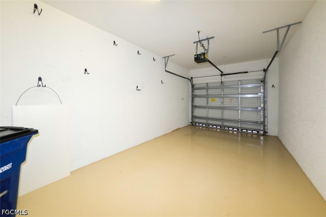 3 Bed Waterfront Home for Sale in Hamilton, photo 33