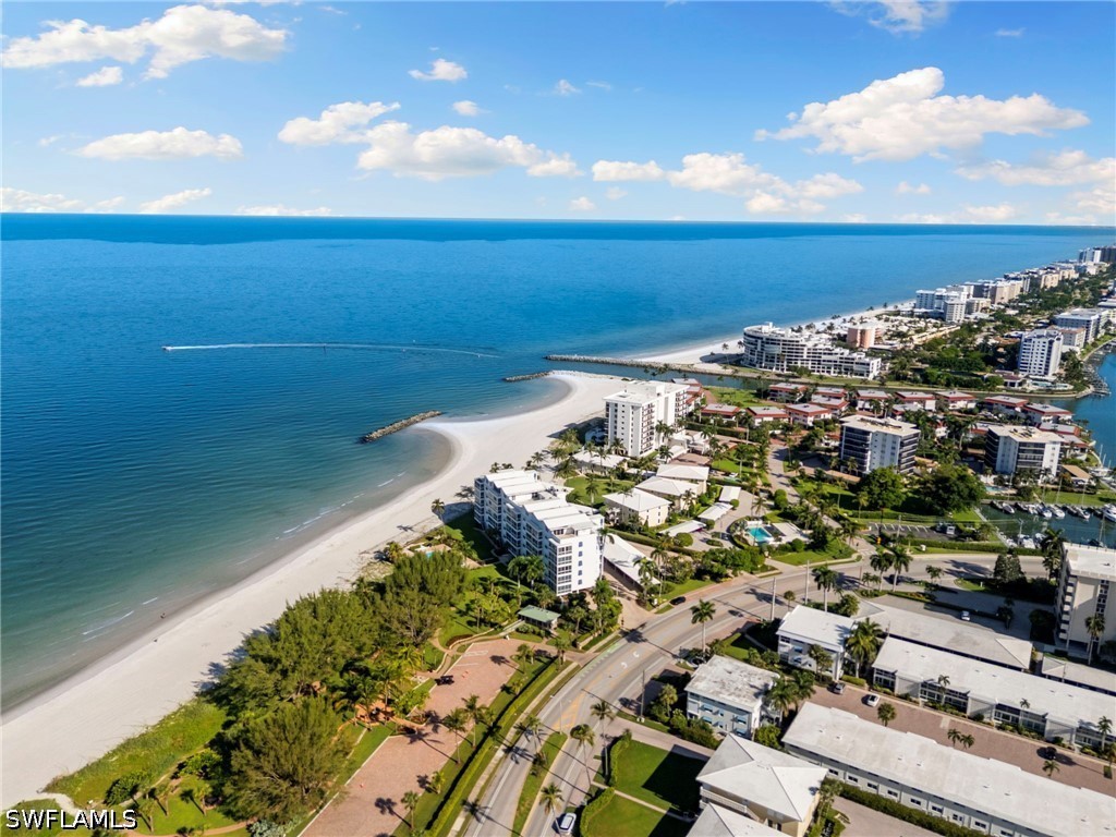 2 Bed Waterfront Home for Sale in Naples, photo 33