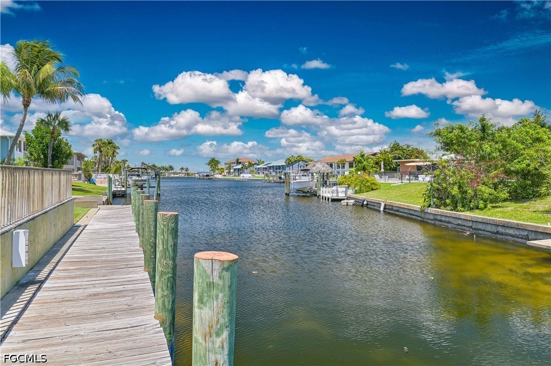 2 Bed Waterfront Home for Sale in Cape Coral, photo 33