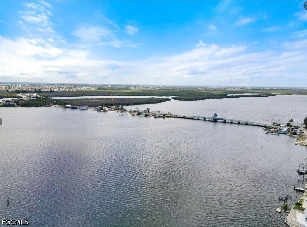 2 Bed Waterfront Home for Sale in Matlacha, photo 33