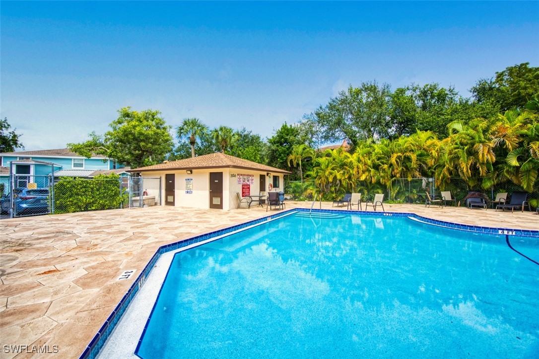 2 Bed Attached for Sale in Naples, photo 34