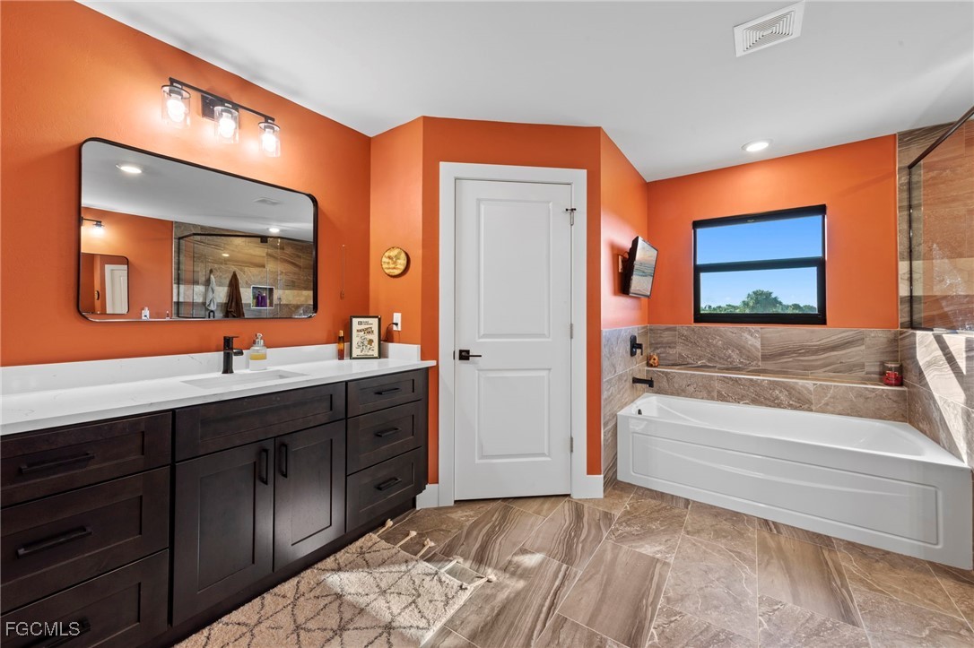 3 Bed SingleFamilyResidence for Sale in Lehigh Acres, photo 34