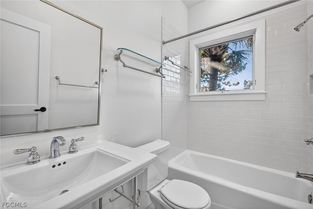 3 Bed Pool Home for Sale in Metes And Bounds, photo 34