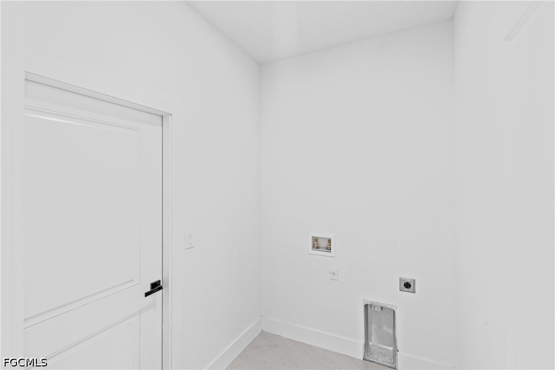 4 Bed SingleFamilyResidence for Sale in Lehigh Acres, photo 34