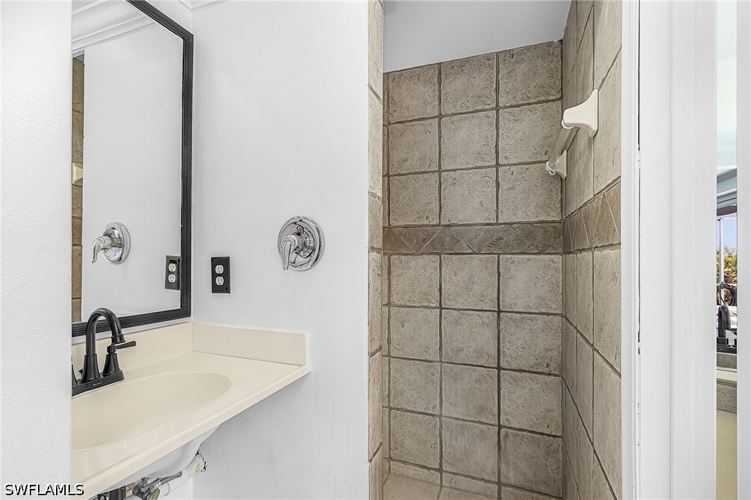 3 Bed Pool Home for Sale in Cape Coral, photo 34