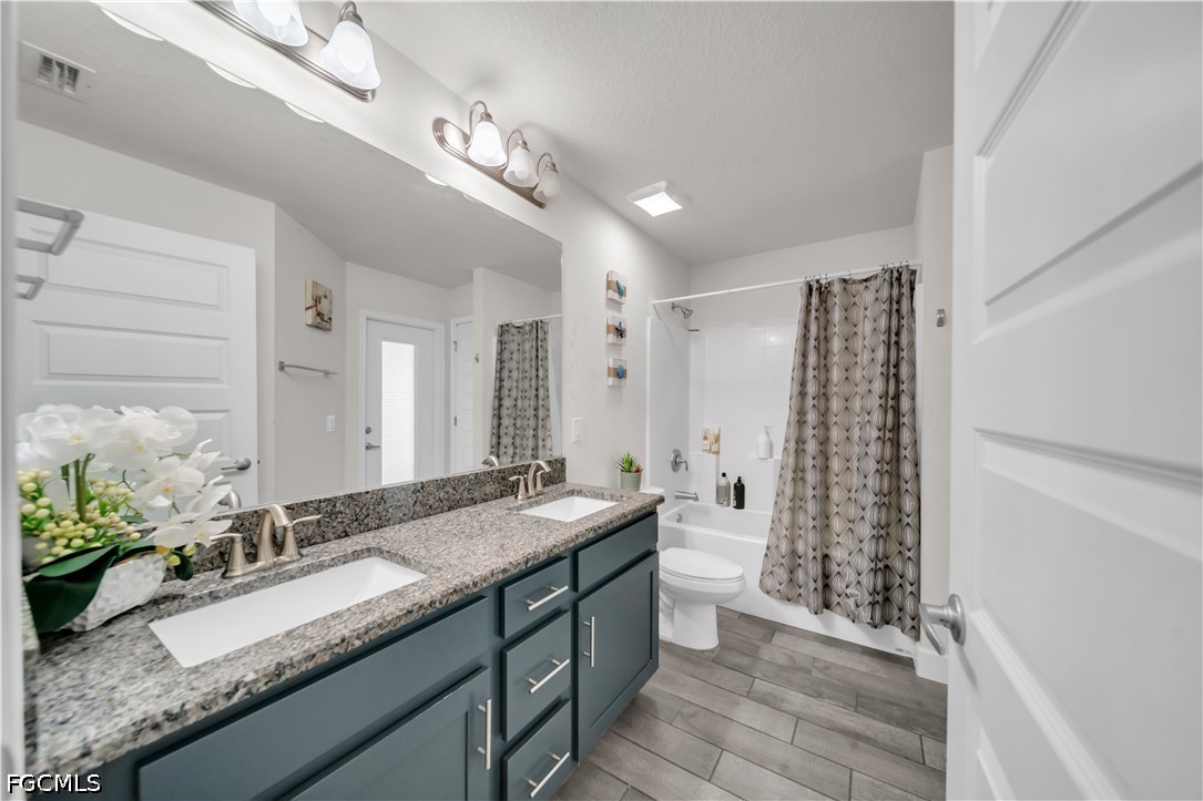 4 Bed SingleFamilyResidence for Sale in Cape Coral, photo 34