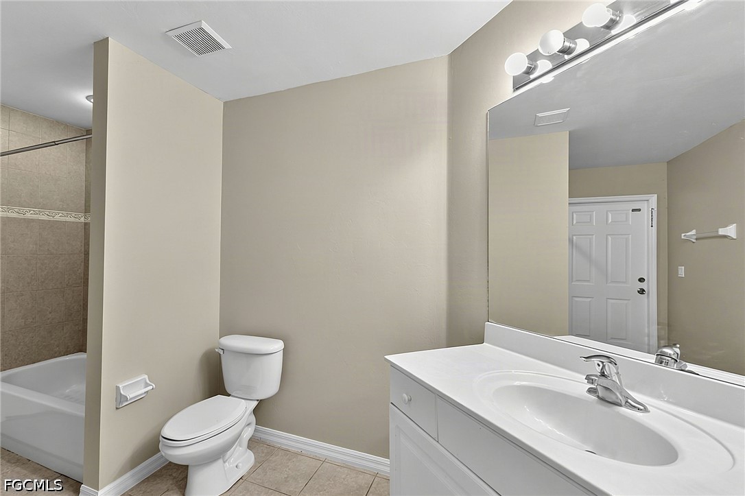 3 Bed SingleFamilyResidence for Sale in Cape Coral, photo 34