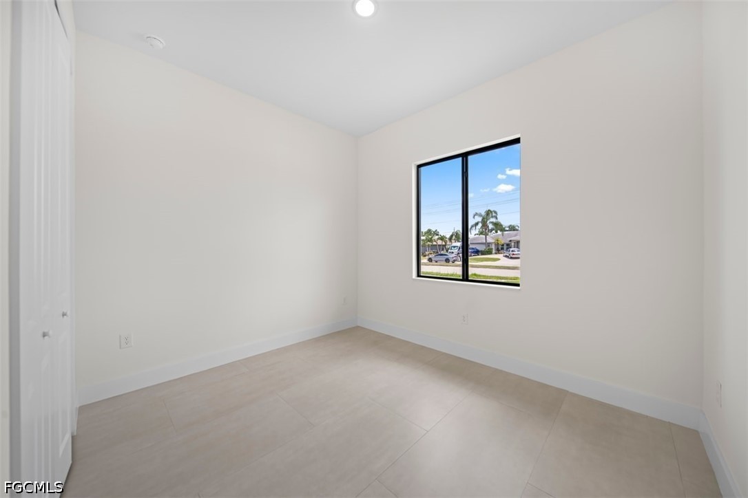3 Bed SingleFamilyResidence for Sale in Cape Coral, photo 34