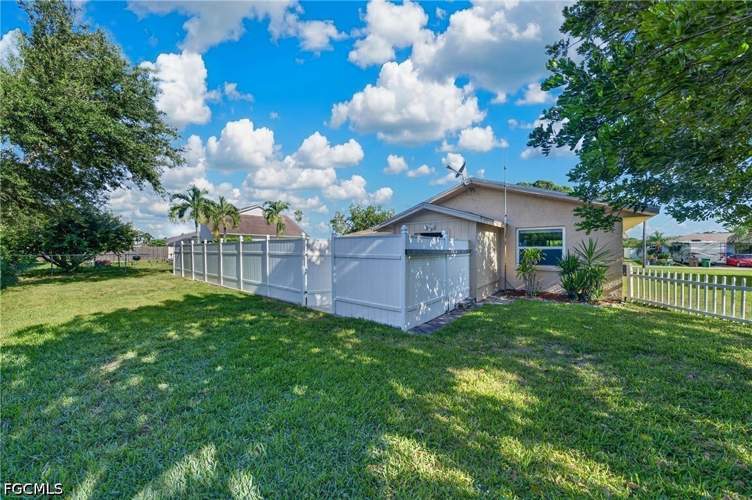 3 Bed Pool Home for Sale in Cape Coral, photo 34