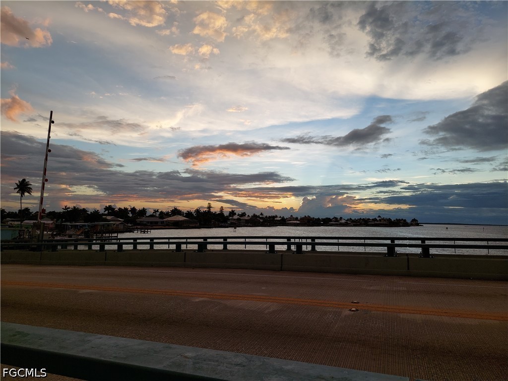 2 Bed Waterfront Home for Sale in Matlacha, photo 34