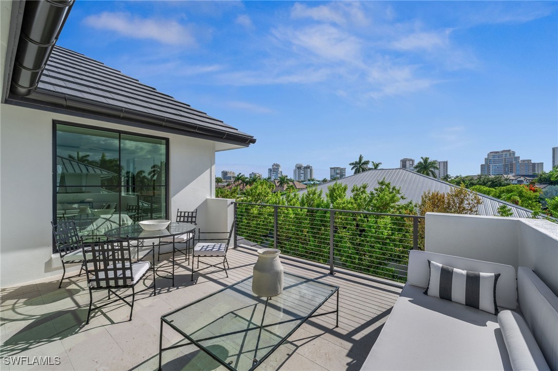 5 Bed Pool Home for Sale in Park Shore, photo 35