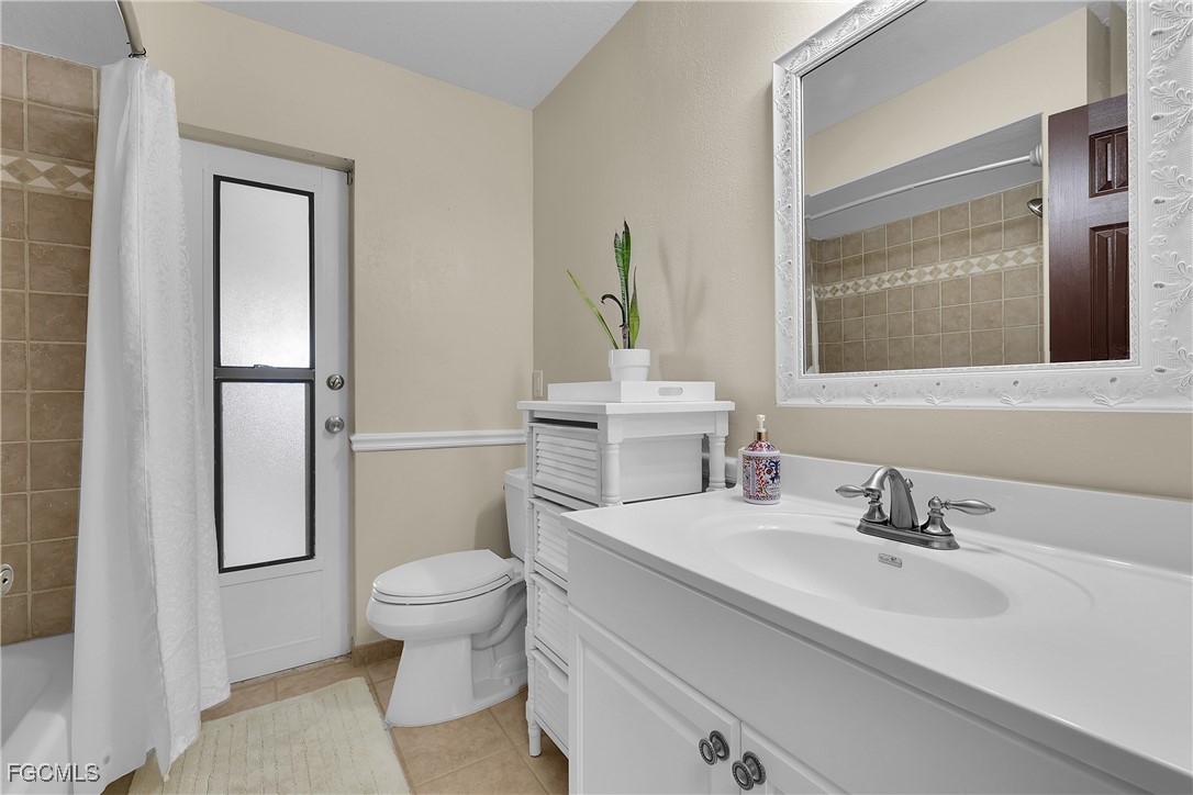3 Bed SingleFamilyResidence for Sale in Cape Coral, photo 35