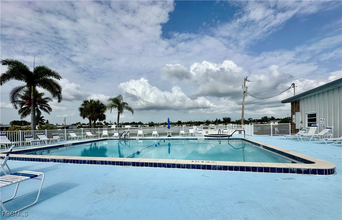 2 Bed ManufacturedHome for Sale in North Fort Myers, photo 35