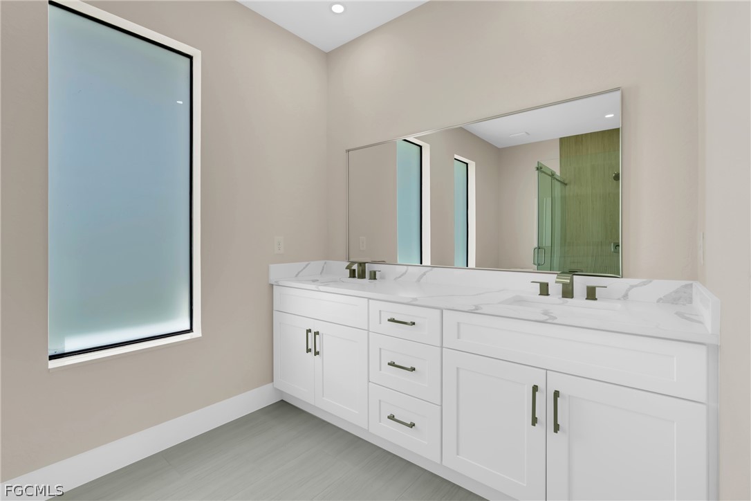 3 Bed SingleFamilyResidence for Sale in Port Labelle, photo 35
