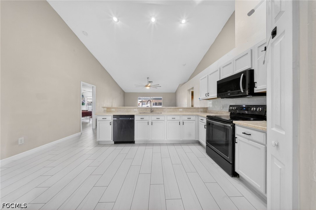 3 Bed SingleFamilyResidence for Sale in Cape Coral, photo 35