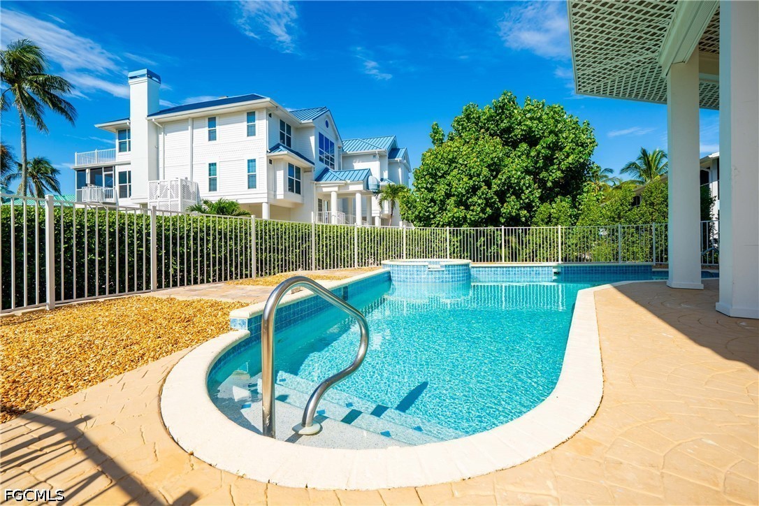 4 Bed Pool Home for Sale in Sanibel, photo 35