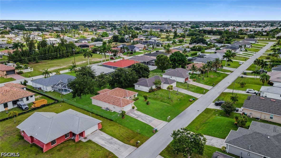 3 Bed SingleFamilyResidence for Sale in Cape Coral, photo 35