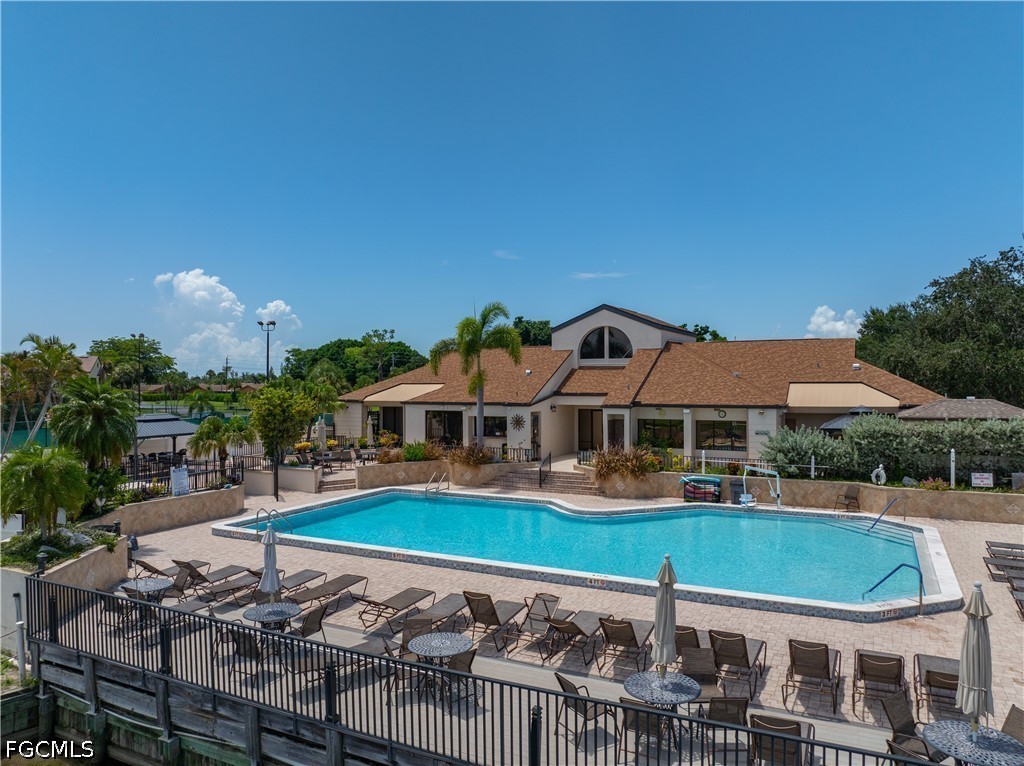 2 Bed Waterfront Home for Sale in Fort Myers, photo 35