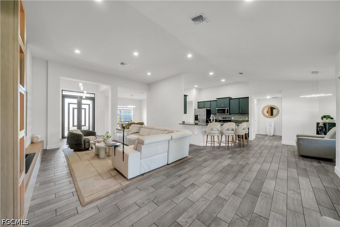 4 Bed SingleFamilyResidence for Sale in Cape Coral, photo 35