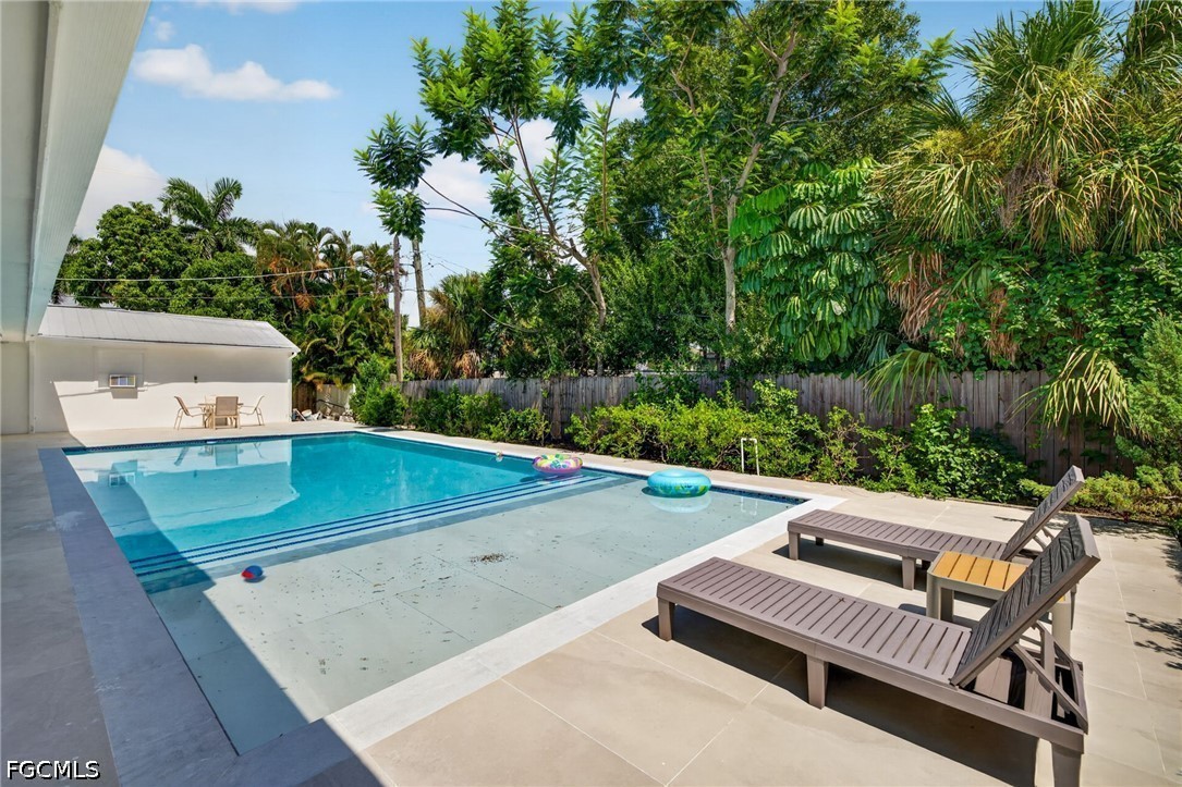 4 Bed Pool Home for Sale in Valencia Terrace, photo 35