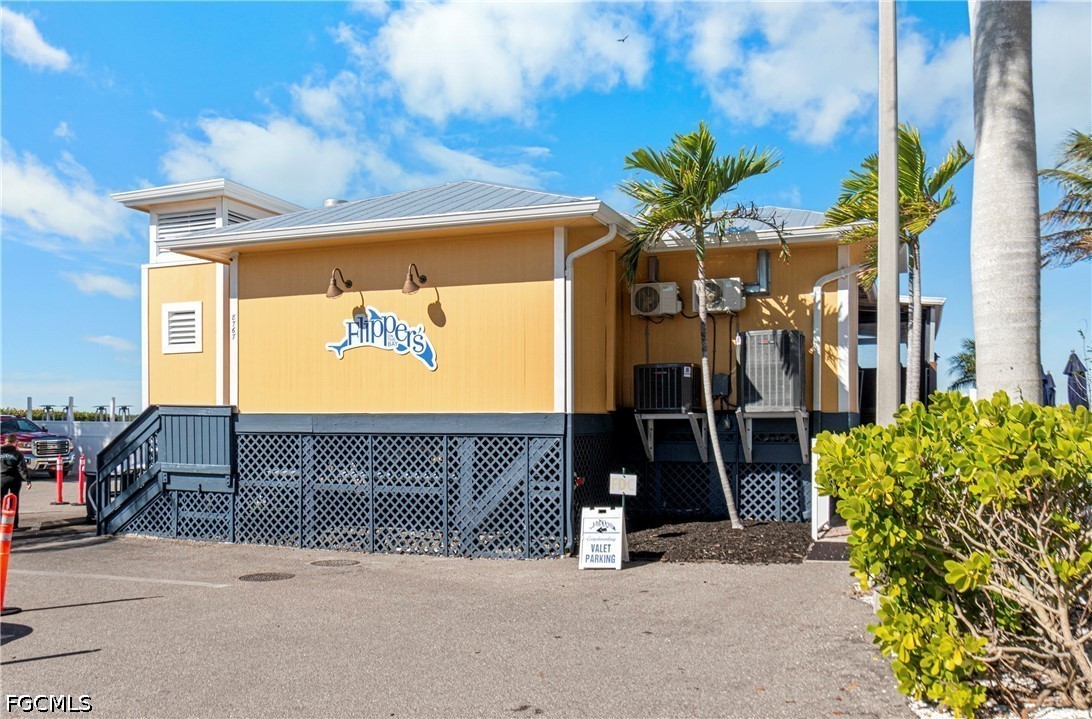 1 Bed Waterfront Home for Sale in Bonita Springs, photo 35