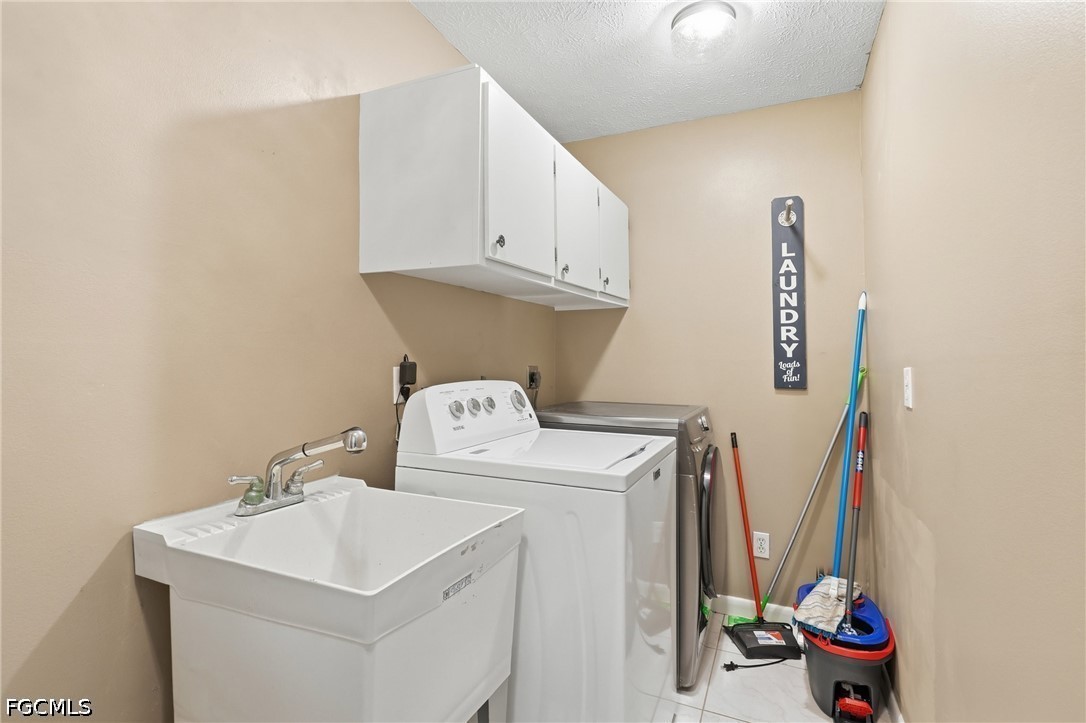 3 Bed Pool Home for Sale in Cape Coral, photo 35