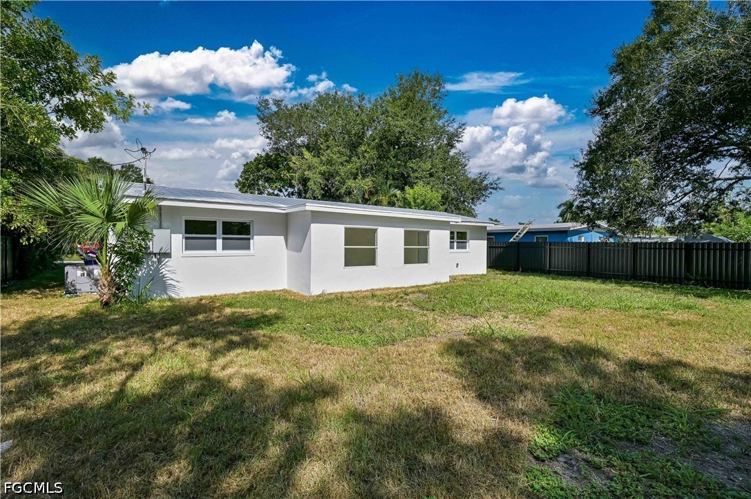 4 Bed SingleFamilyResidence for Sale in Rainbow Groves, photo 35