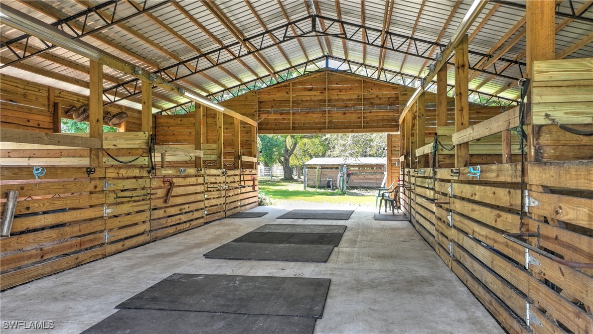 2 Bed SingleFamilyResidence for Sale in North Fort Myers, photo 36
