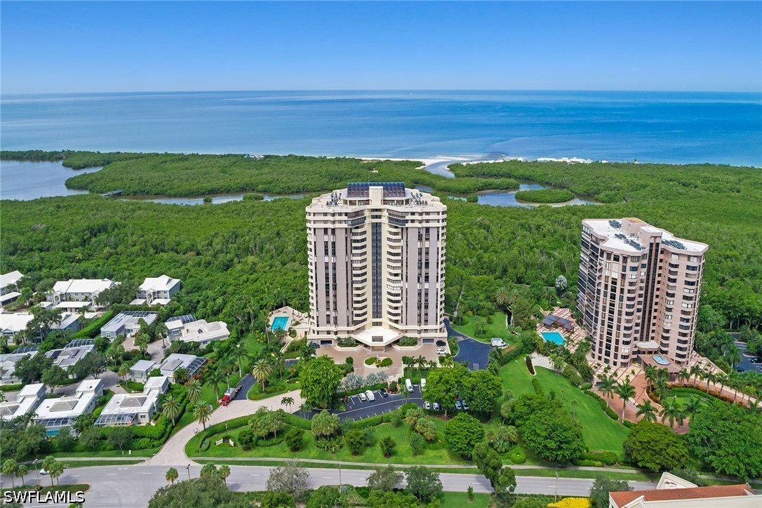 3 Bed Condominium for Sale in Grosvenor, photo 36
