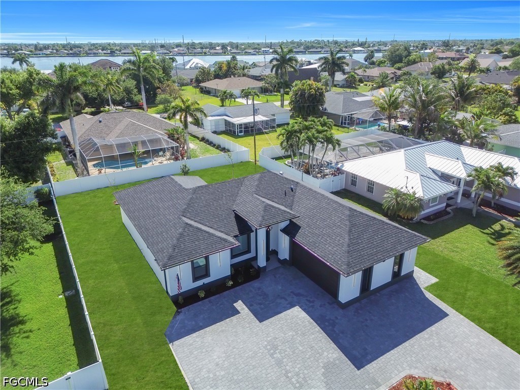3 Bed SingleFamilyResidence for Sale in Cape Coral, photo 36