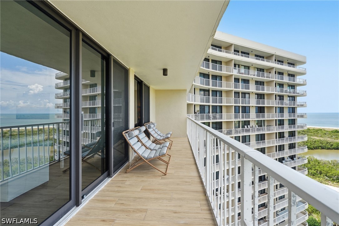 2 Bed Waterfront Home for Sale in Marco Island, photo 36