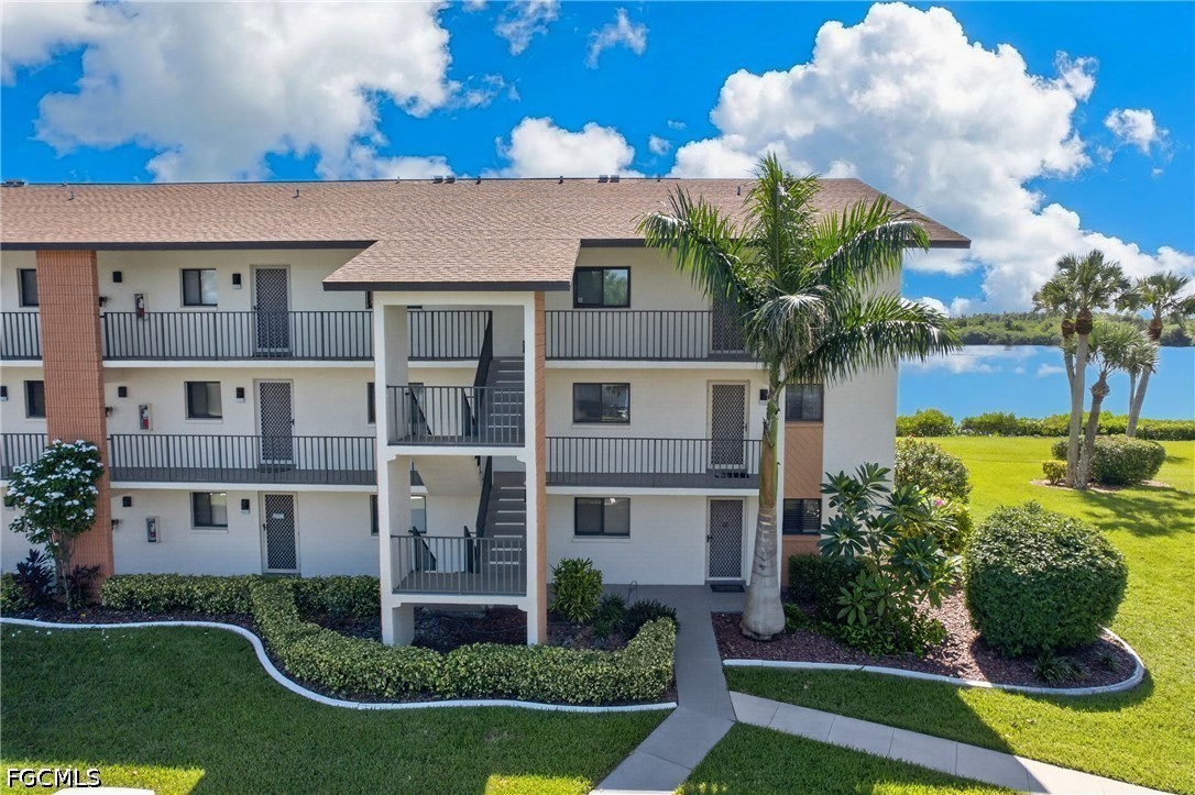 2 Bed Waterfront Home for Sale in North Fort Myers, photo 36