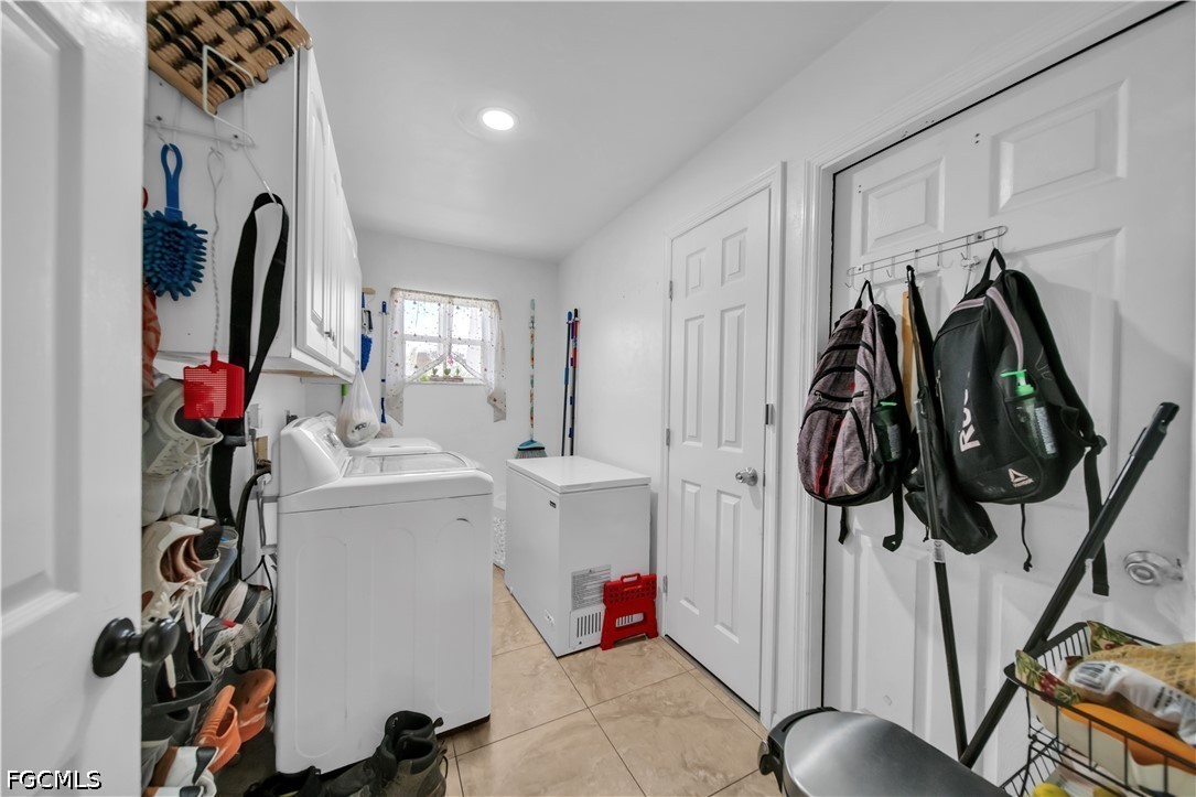 3 Bed Pool Home for Sale in Cape Coral, photo 36