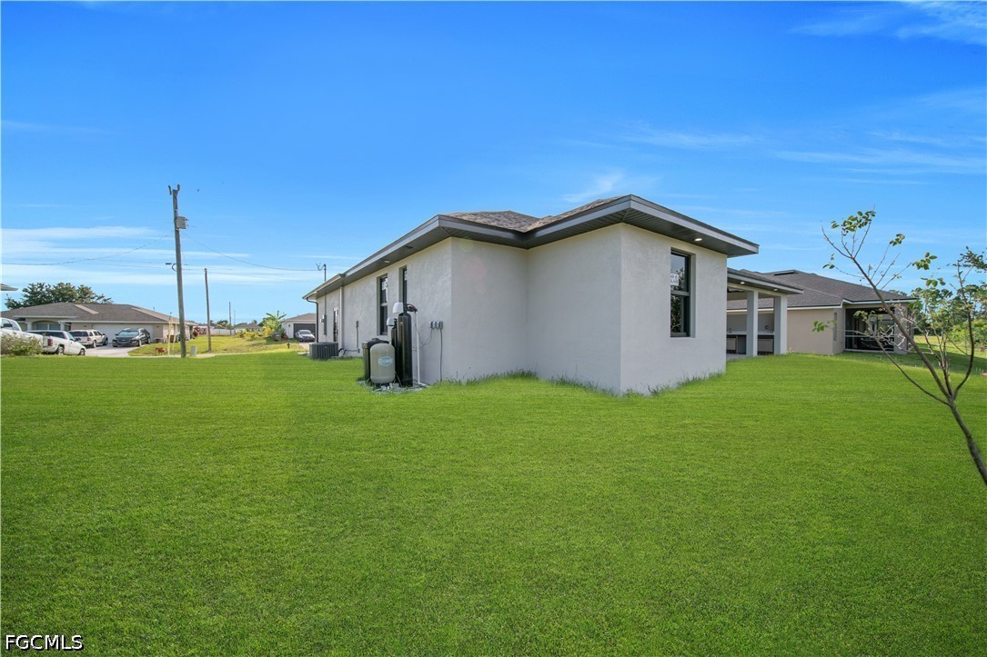 3 Bed Waterfront Home for Sale in Cape Coral, photo 36