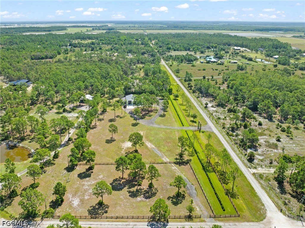 Residential for Sale in Acreage, photo 36