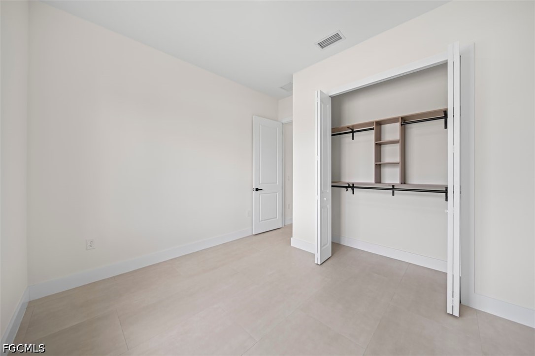 3 Bed SingleFamilyResidence for Sale in Cape Coral, photo 36