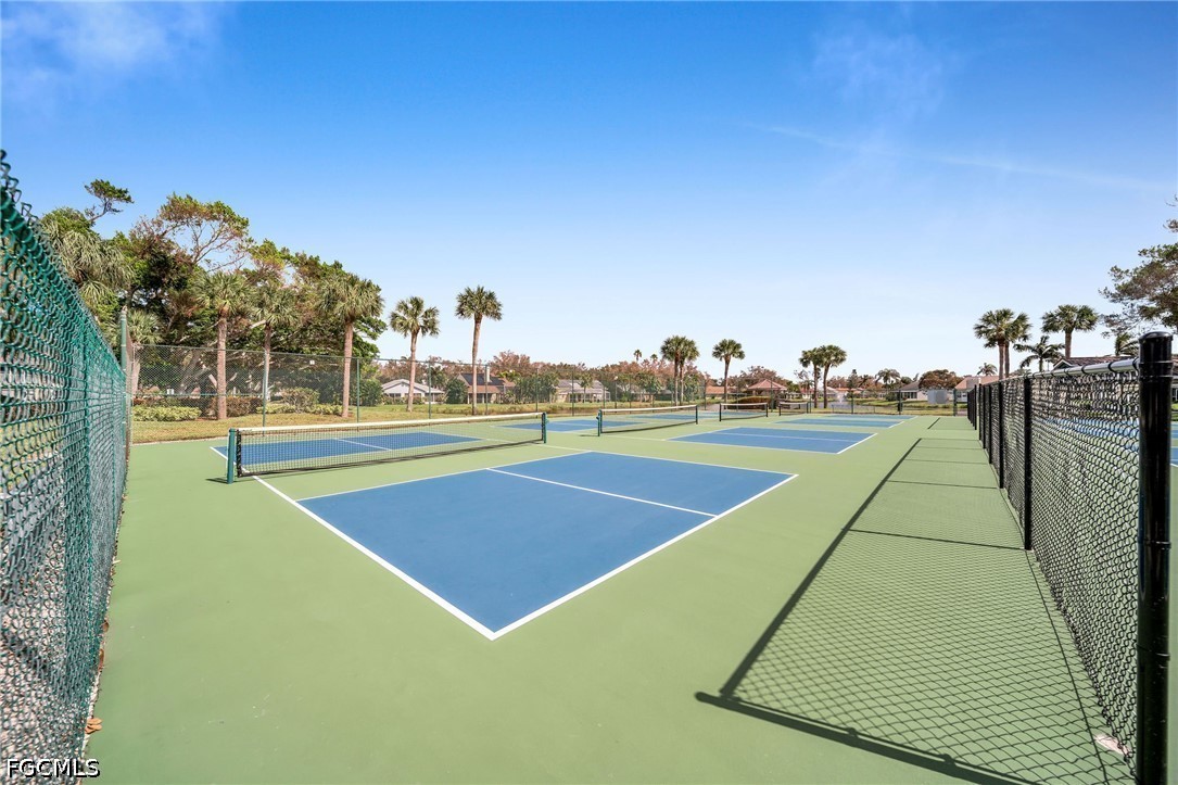 3 Bed SingleFamilyResidence for Sale in The Meadow, photo 36