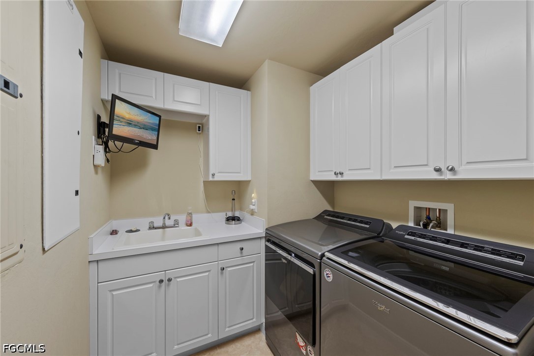 3 Bed Waterfront Home for Sale in Naples, photo 36
