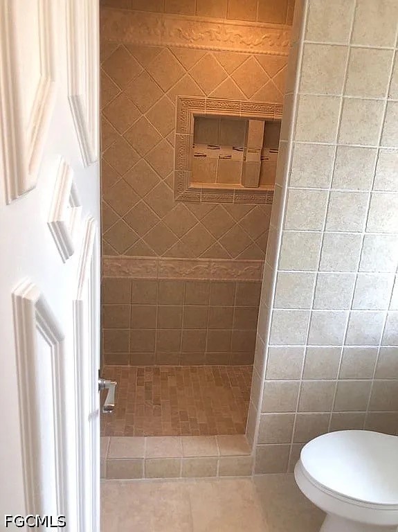4 Bed SingleFamilyResidence for Sale in Harbor Heights, photo 36