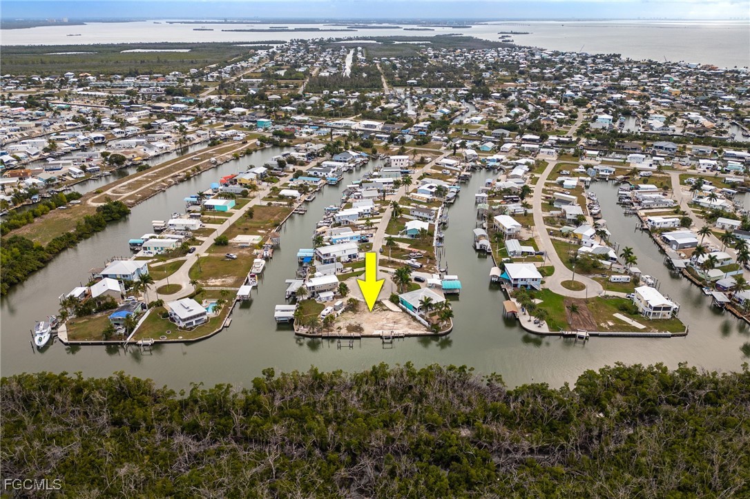 Waterfront Home for Sale in Trailerhaven, photo 37