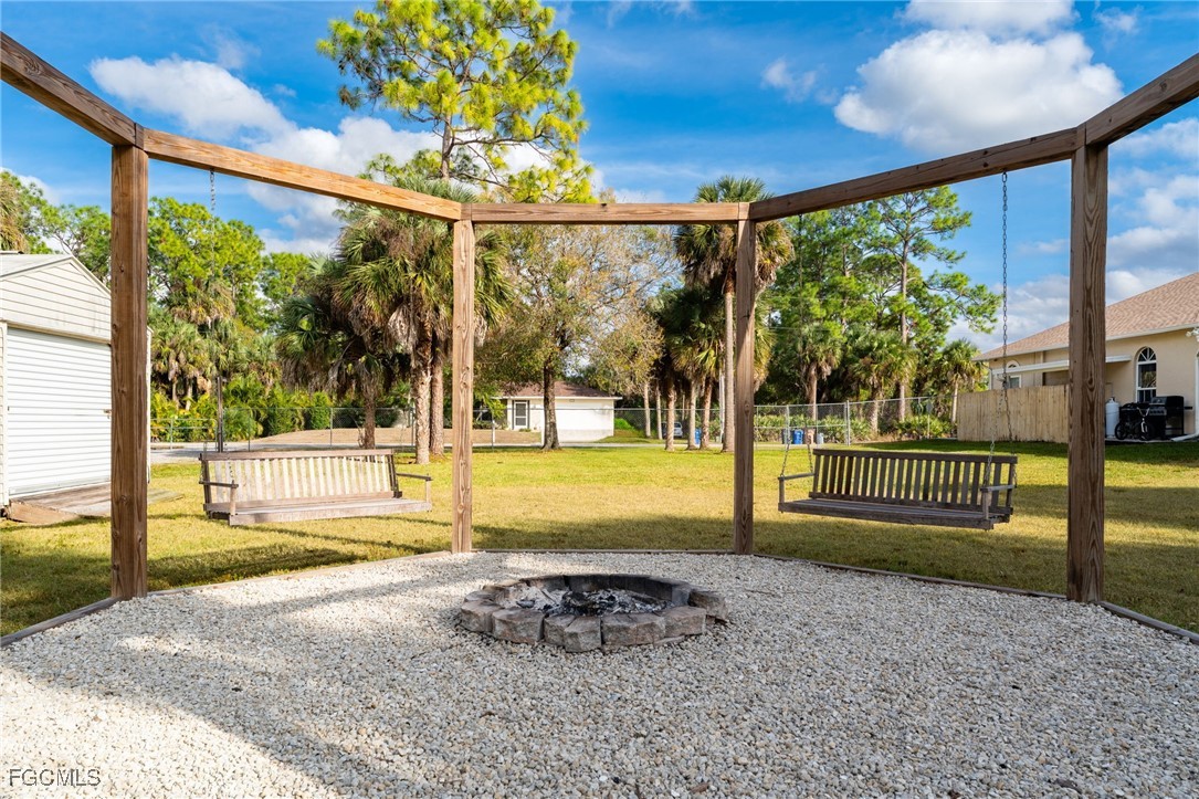 4 Bed SingleFamilyResidence for Sale in Lehigh Acres, photo 37