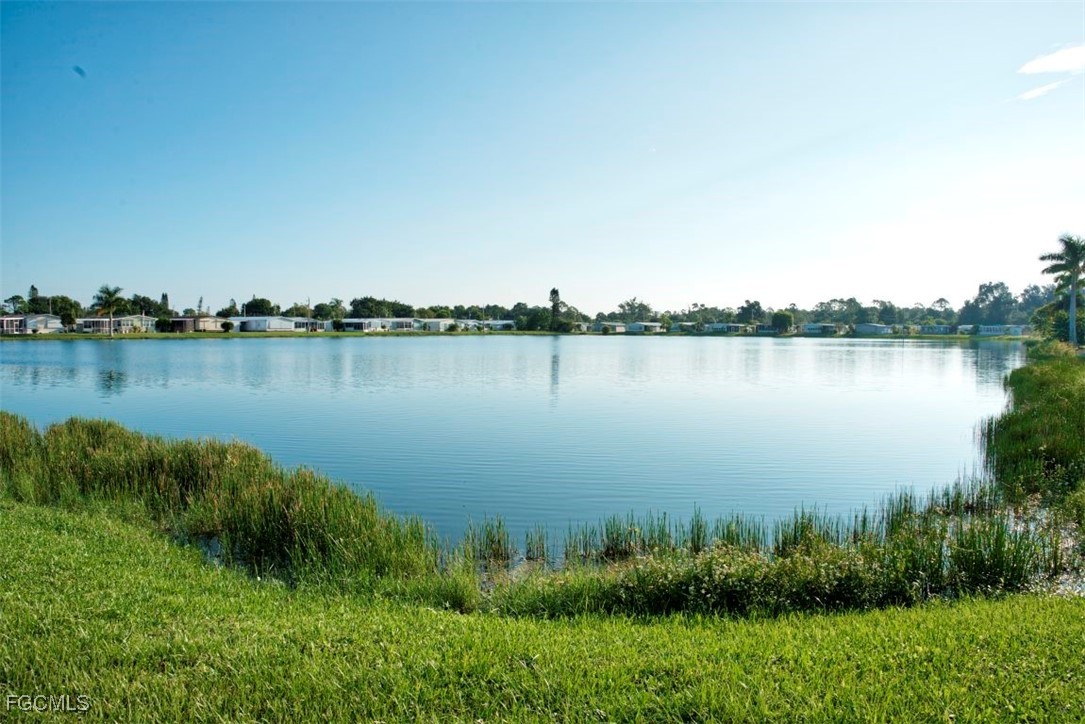 2 Bed ManufacturedHome for Sale in North Fort Myers, photo 37