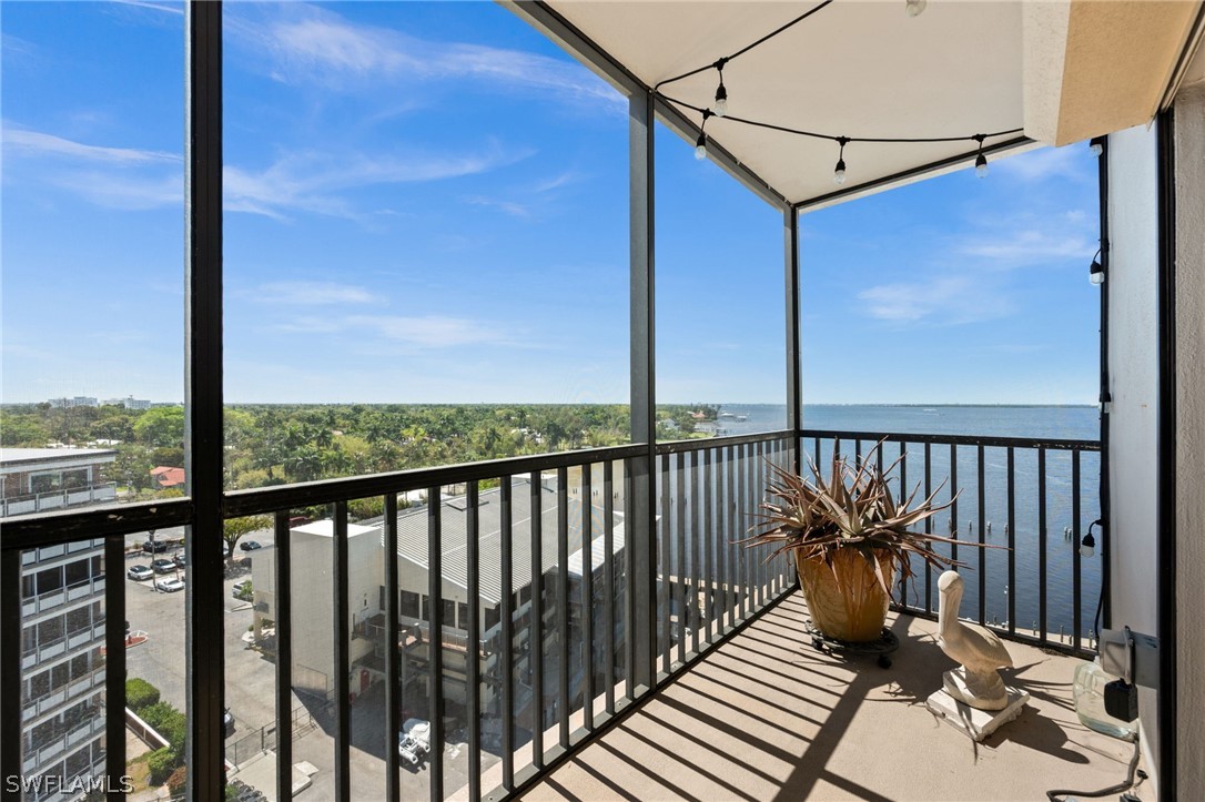 2 Bed Waterfront Home for Sale in Fort Myers, photo 37