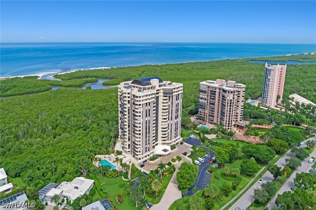 3 Bed Condominium for Sale in Grosvenor, photo 37
