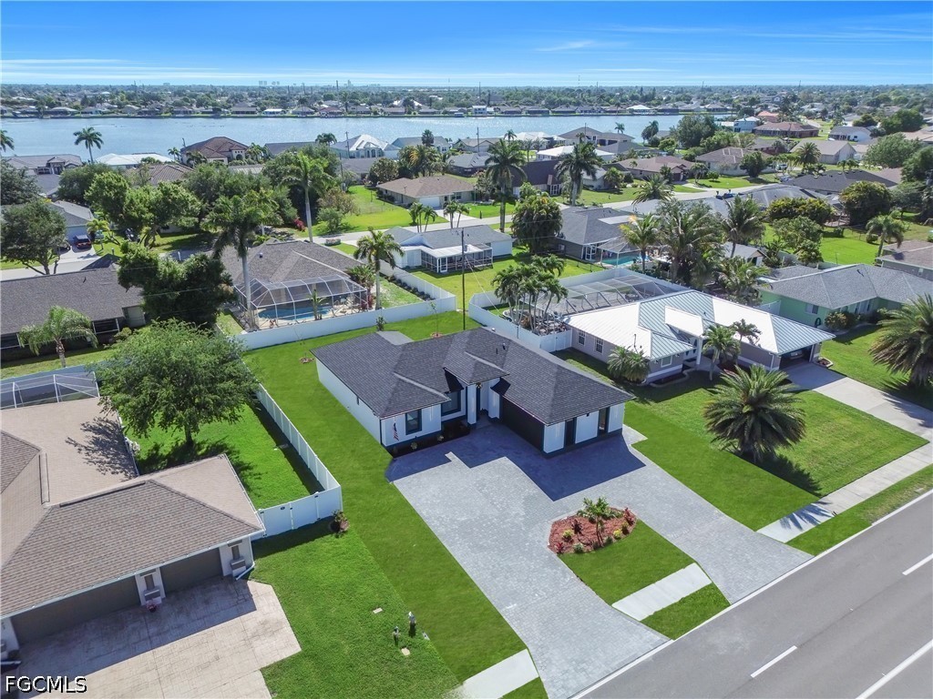 3 Bed SingleFamilyResidence for Sale in Cape Coral, photo 37