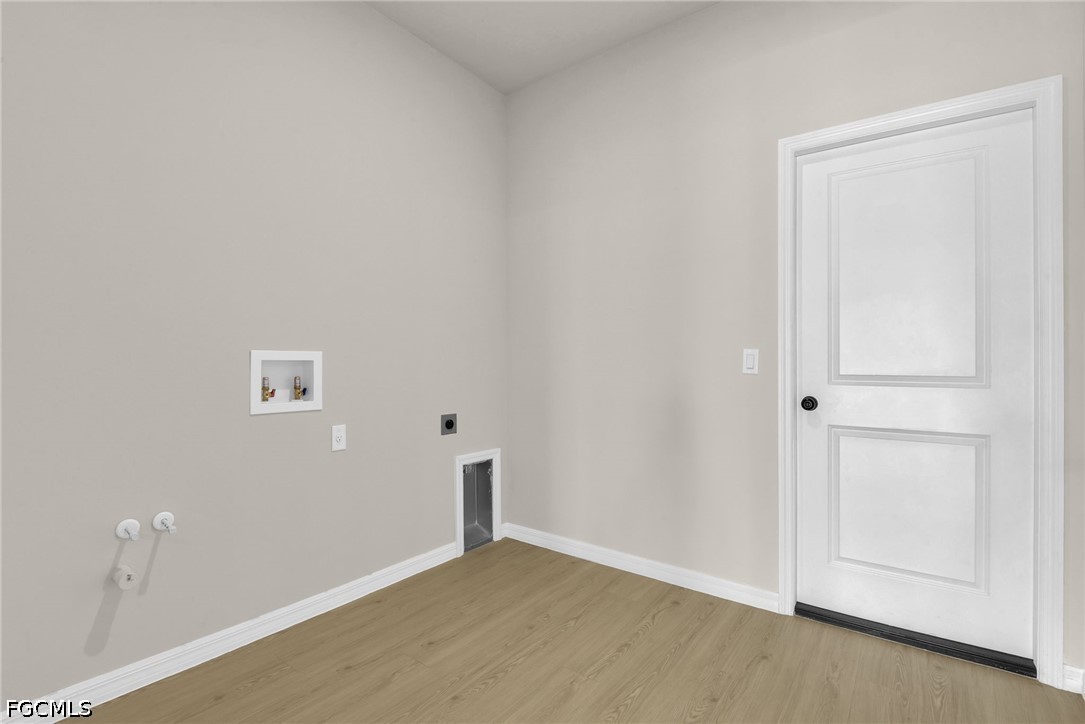 4 Bed SingleFamilyResidence for Sale in Cape Coral, photo 37