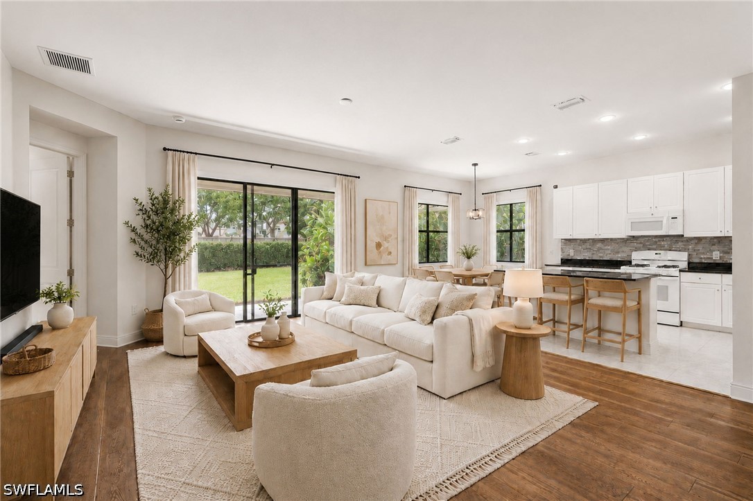 3 Bed SingleFamilyResidence for Sale in Estero, photo 37